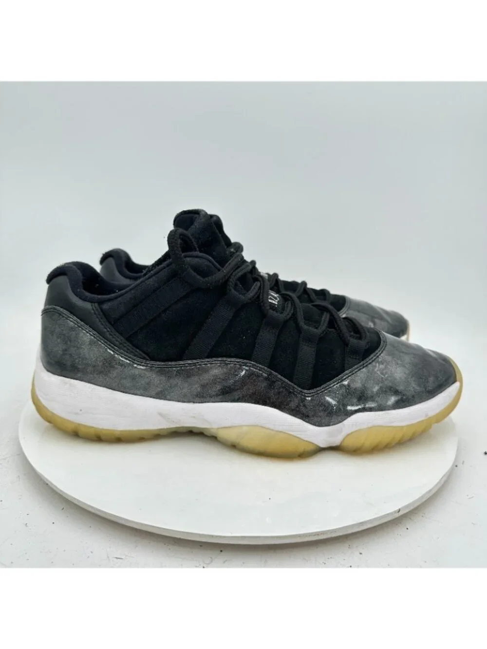 Nike Air Jordan 11 Men Size 10.5 528895 010 Black White Metallic Silver Shoes